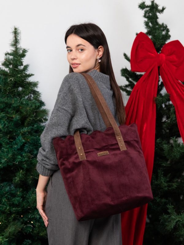 Damska shopperka w burgundowym kolorze zapinana na zamek.