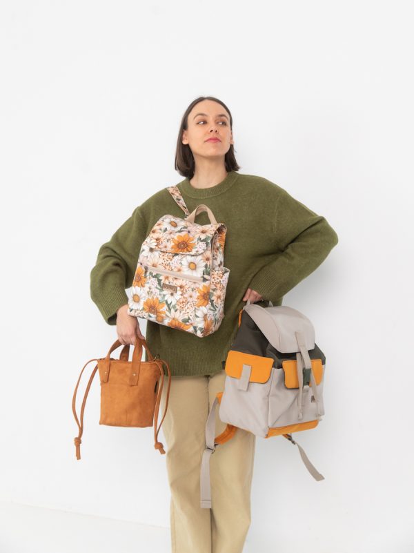 Nowa kolekcja sacky wiosna lato 2026 w kolorach beżu i musztardy.